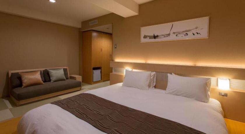 Spa Land Hotel Naito Fuefuki Exteriör bild